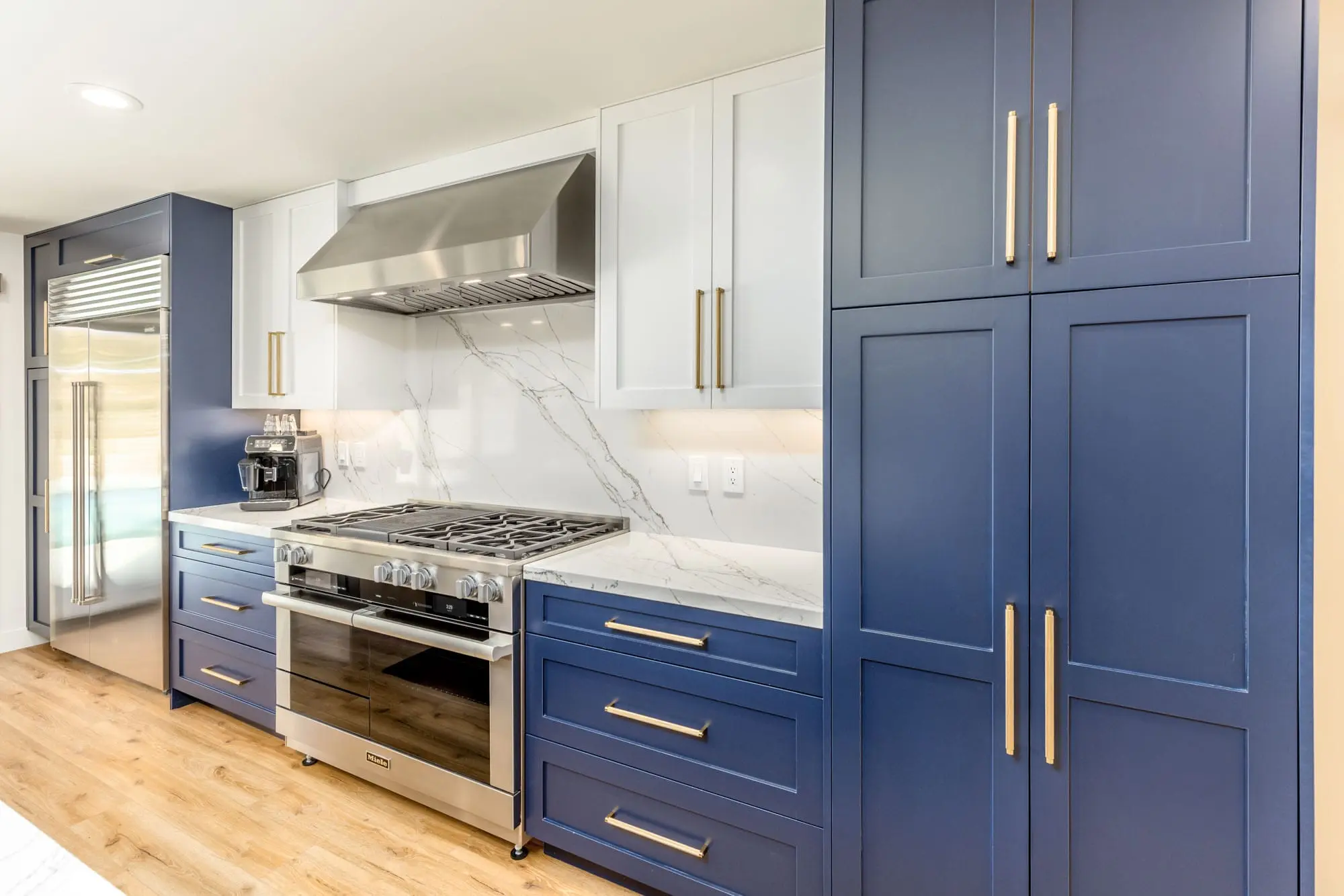 Kitchen remodel with blue accent